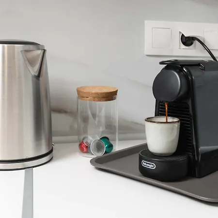 Venia 24 White Tower Apartman *