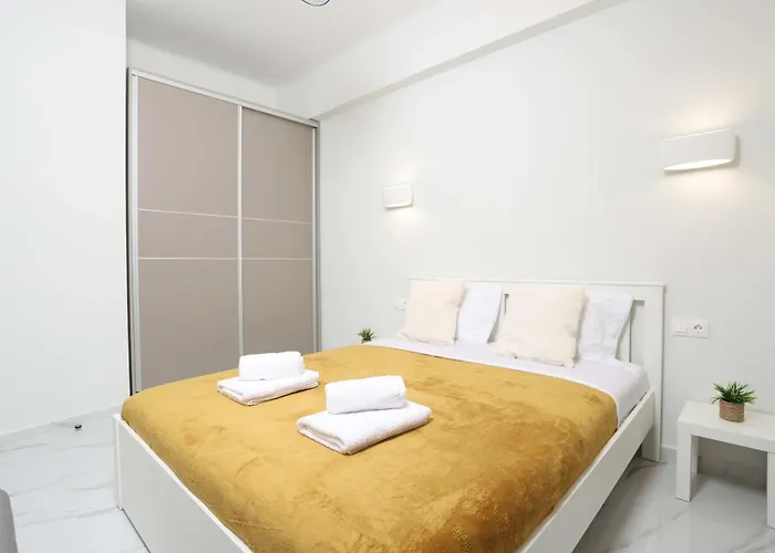 公寓 Venia 24 White Tower *